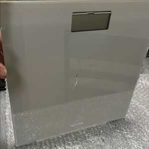 Taylor Bascule 11x11 inches